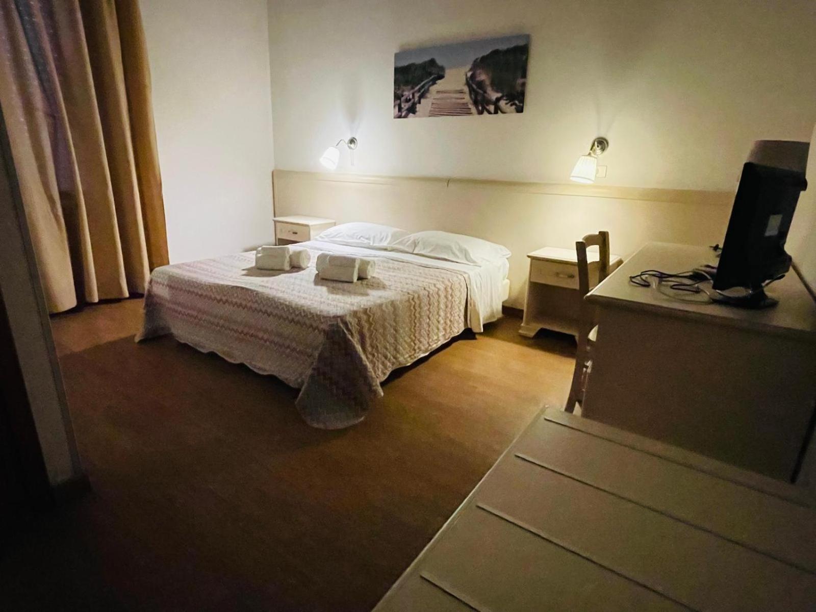 Hotel Ariston ปีออมบีโน ภายนอก รูปภาพ