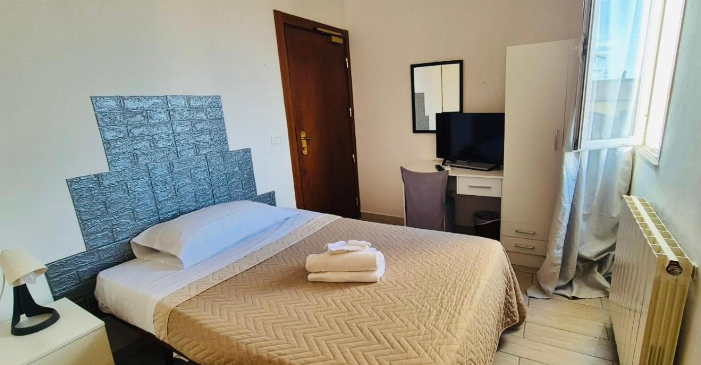 Hotel Ariston ปีออมบีโน ภายนอก รูปภาพ