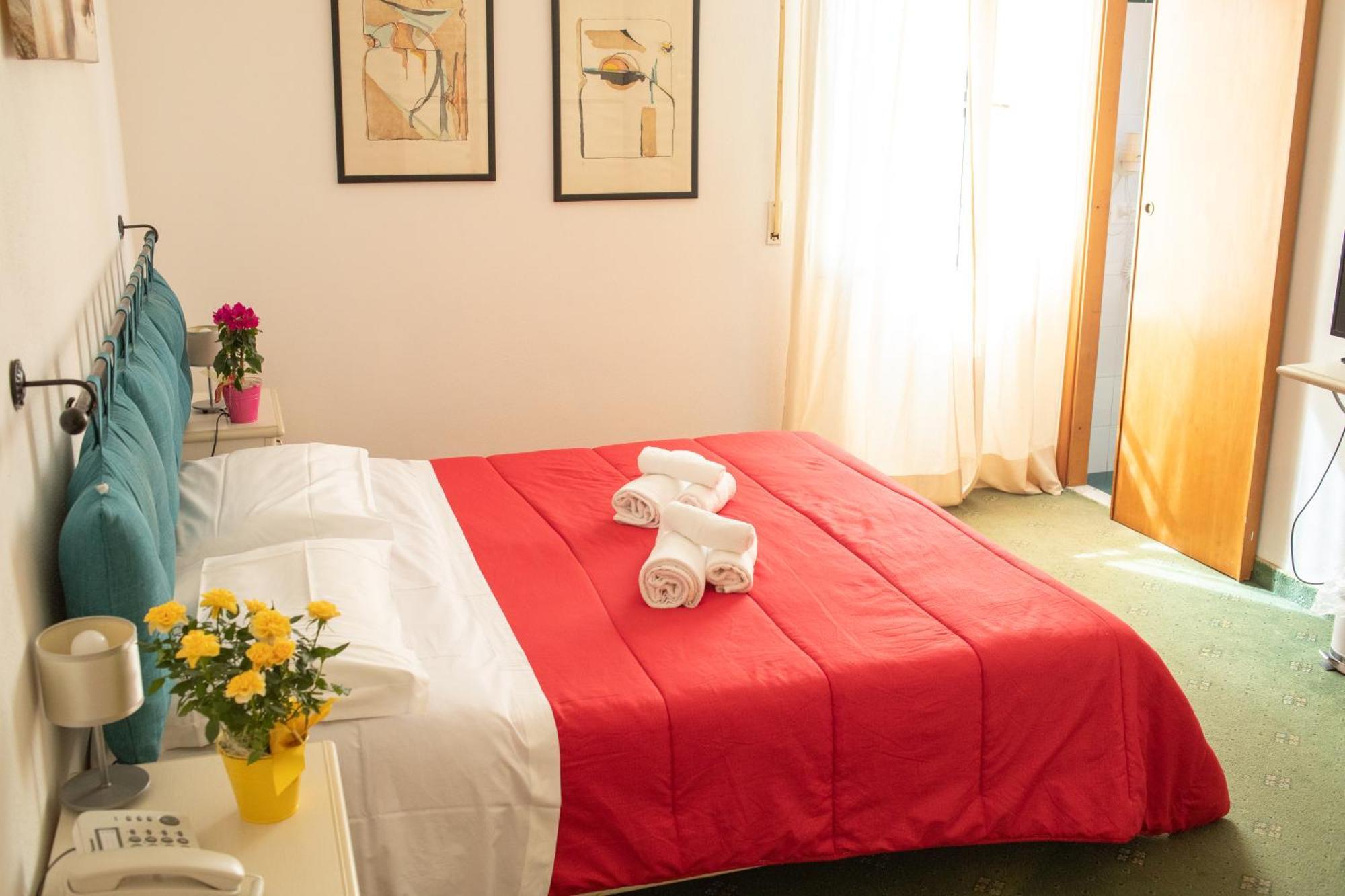Hotel Ariston ปีออมบีโน ภายนอก รูปภาพ