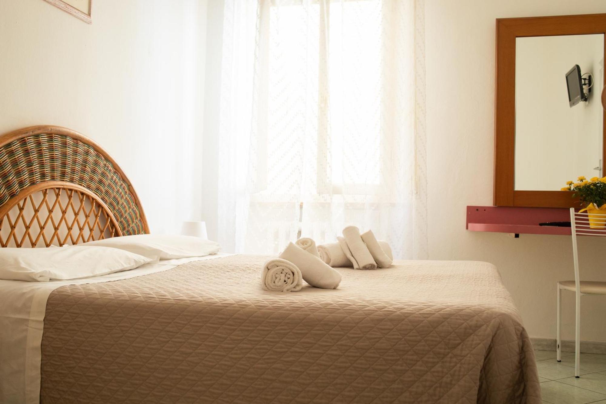 Hotel Ariston ปีออมบีโน ภายนอก รูปภาพ