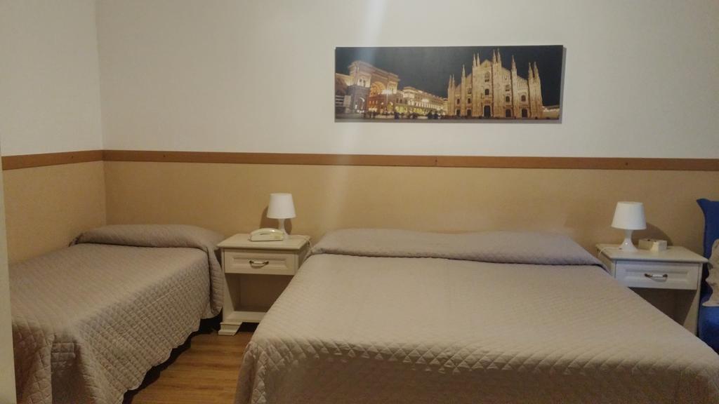 Hotel Ariston ปีออมบีโน ภายนอก รูปภาพ
